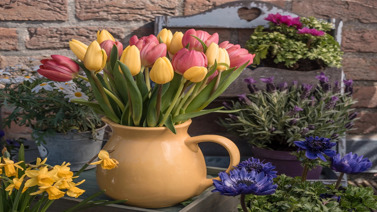 11 Stunning Spring Porch Decor Hacks: Front Door Spring Decor Porch Ideas Flower Pots Every Hostess Mother Will Love