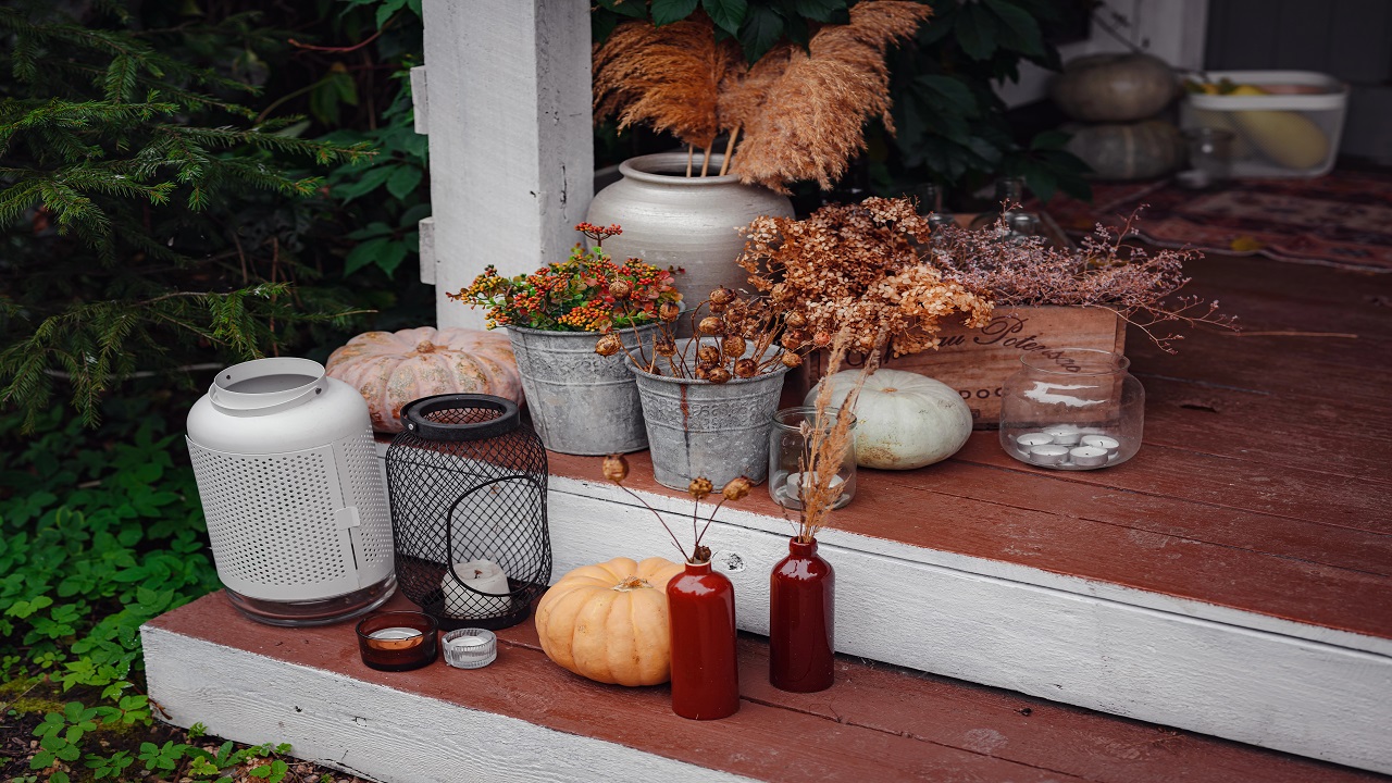 Fall Porch Decor for Hot Climates: Heat-Proof Ideas That Won’t Melt or Rot