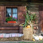 Cozy Farmhouse Fall Porch: The Warm, Layered Look Everyone Saves