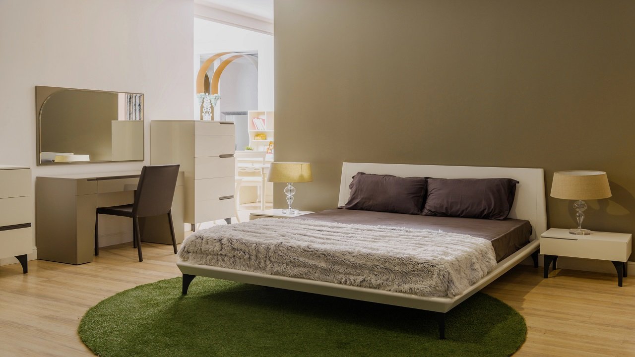 13 Soft Furnishing Decisions for Men’s Bedrooms — Rugs, Bedding, Curtains, and Throws Done Right
