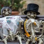 10 Scary Outdoor Halloween Decorations That Will Make Your Neighbors Slow Down (DIY + Buy)